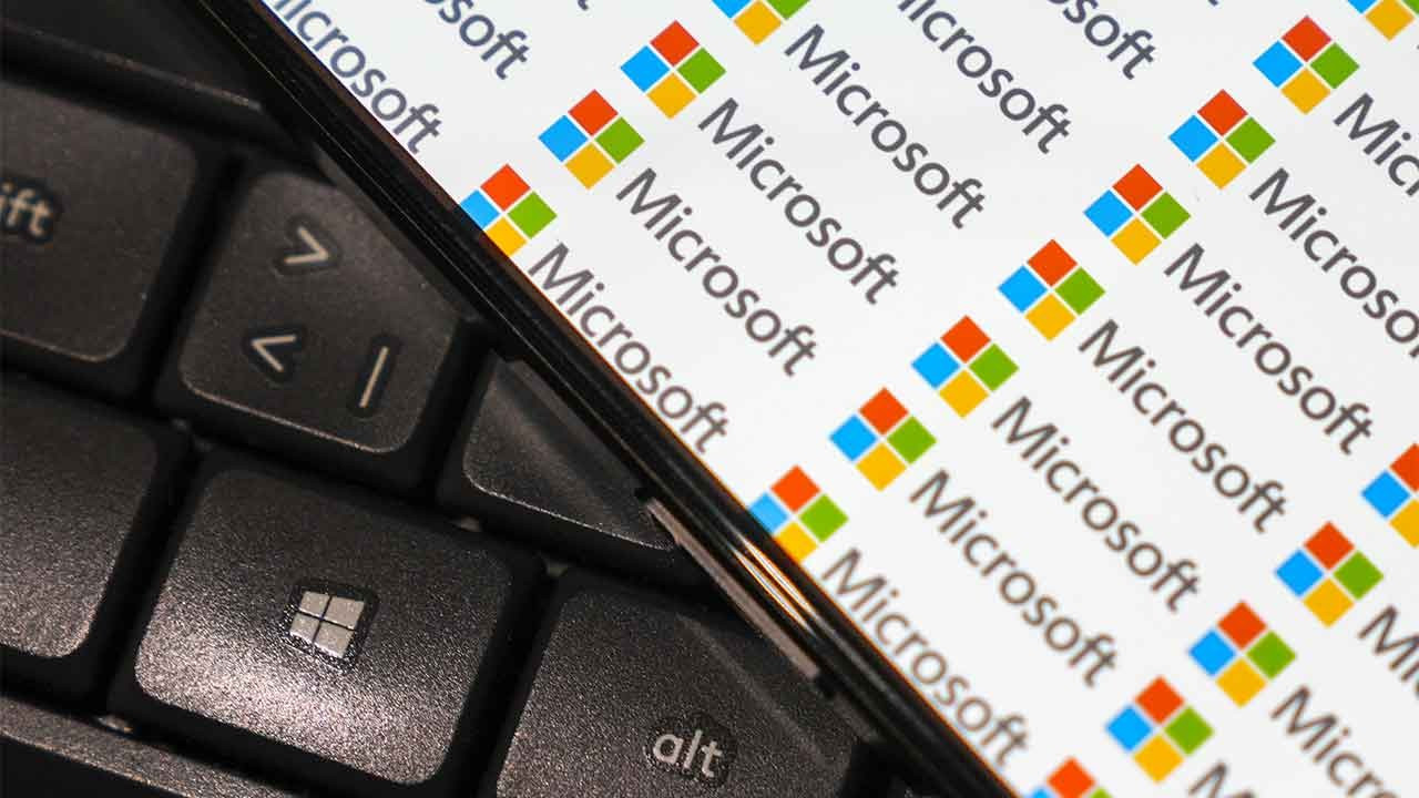 Dünya çapında ‘teknik aksaklık’ hava trafiğini felç etti: Microsoft’tan açıklama